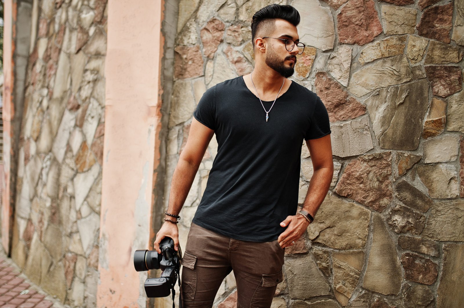 Read more about the article Men’s Solid Black T-Shirt – The Ultimate Everyday Essential for Men